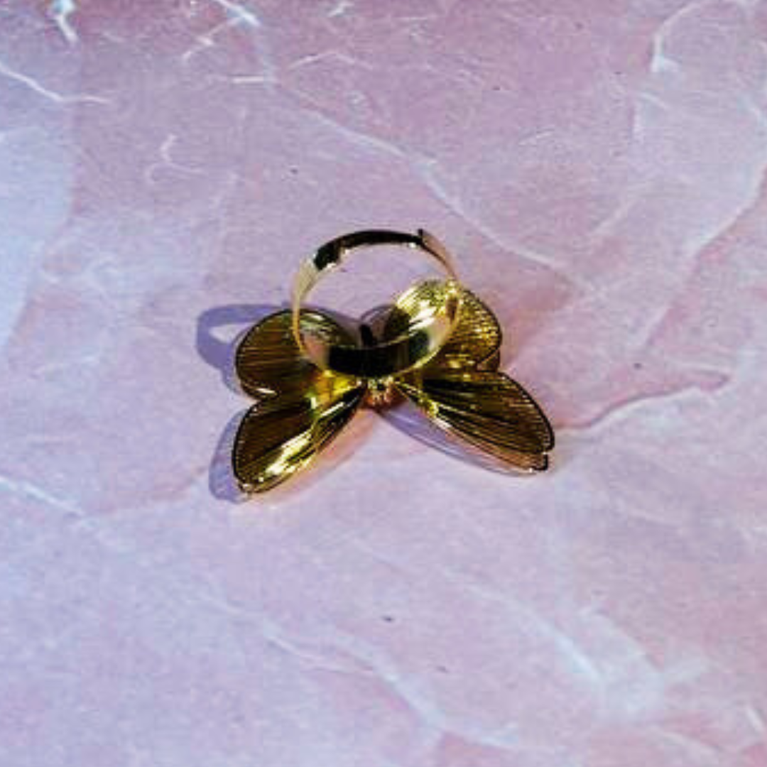 GOLDEN FLY RING