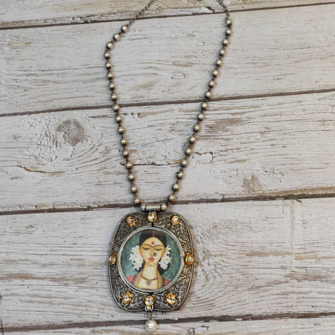 GORIYA STATEMENT NECKLACE