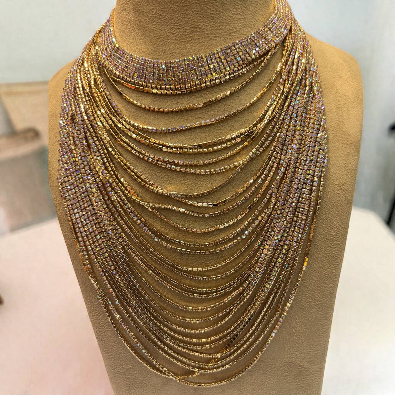 REHA GOLDEN NECKLACE