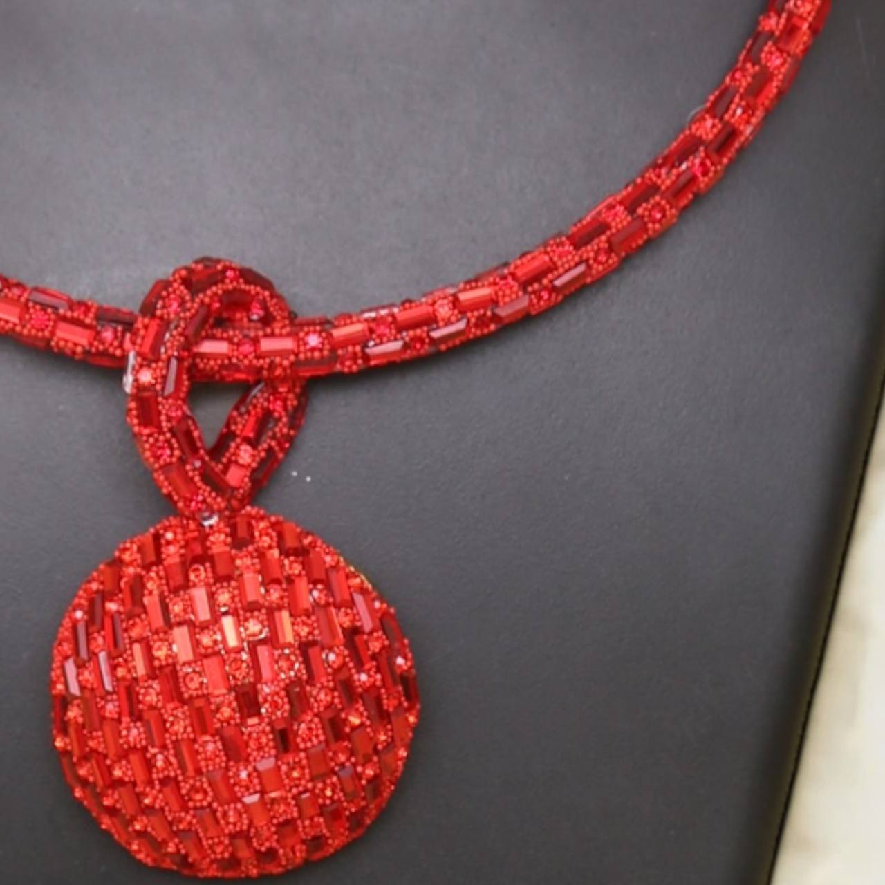 FAVE RED NECKLACE