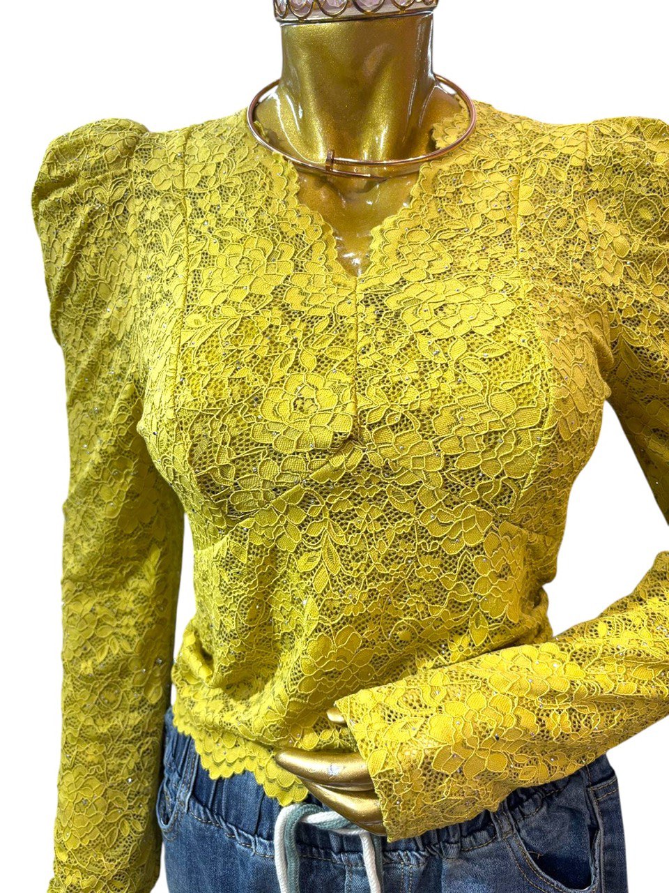 Kira Pale-yellow crop-top