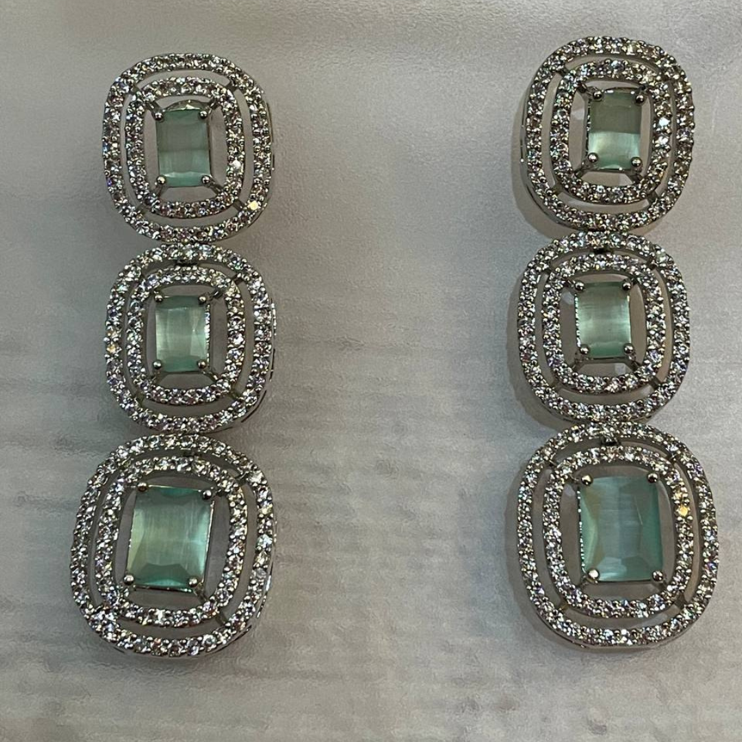 JENIFER MINT GREEN NECKLACE
