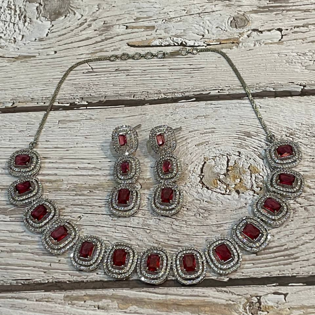 JENIFER RED NECKLACE