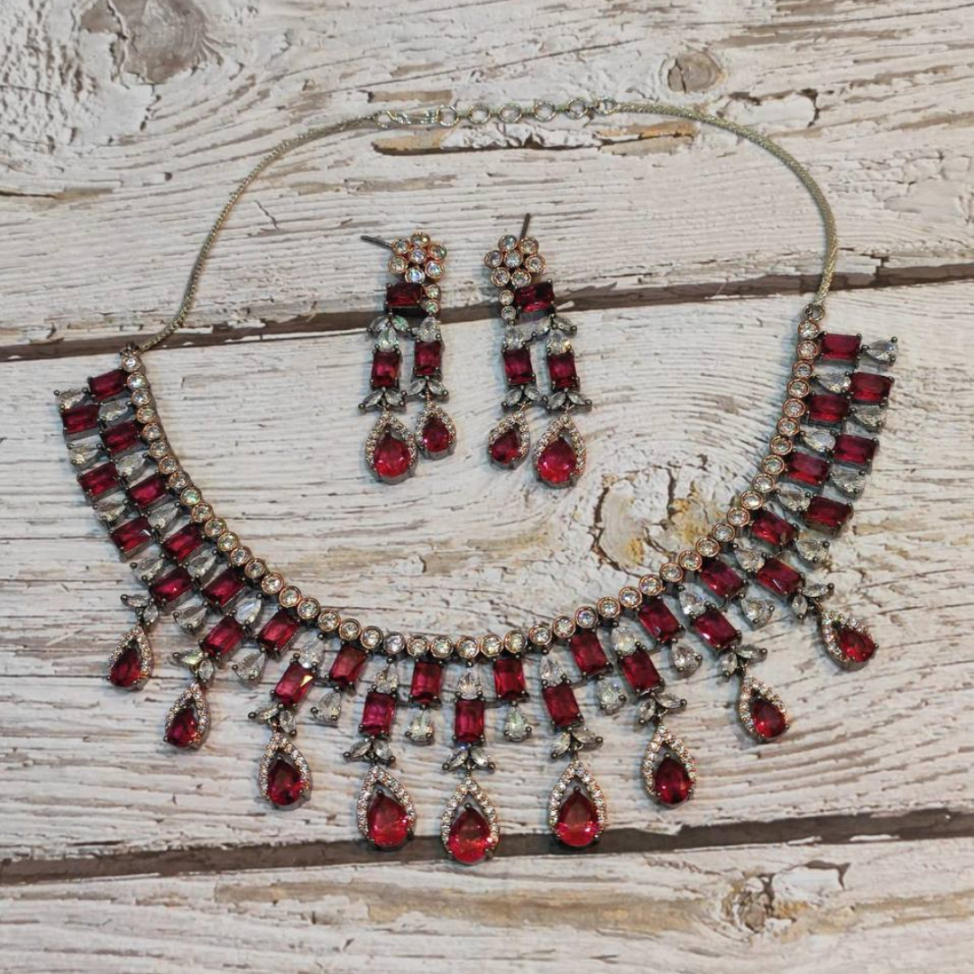 RED LAUREN NECKLACE