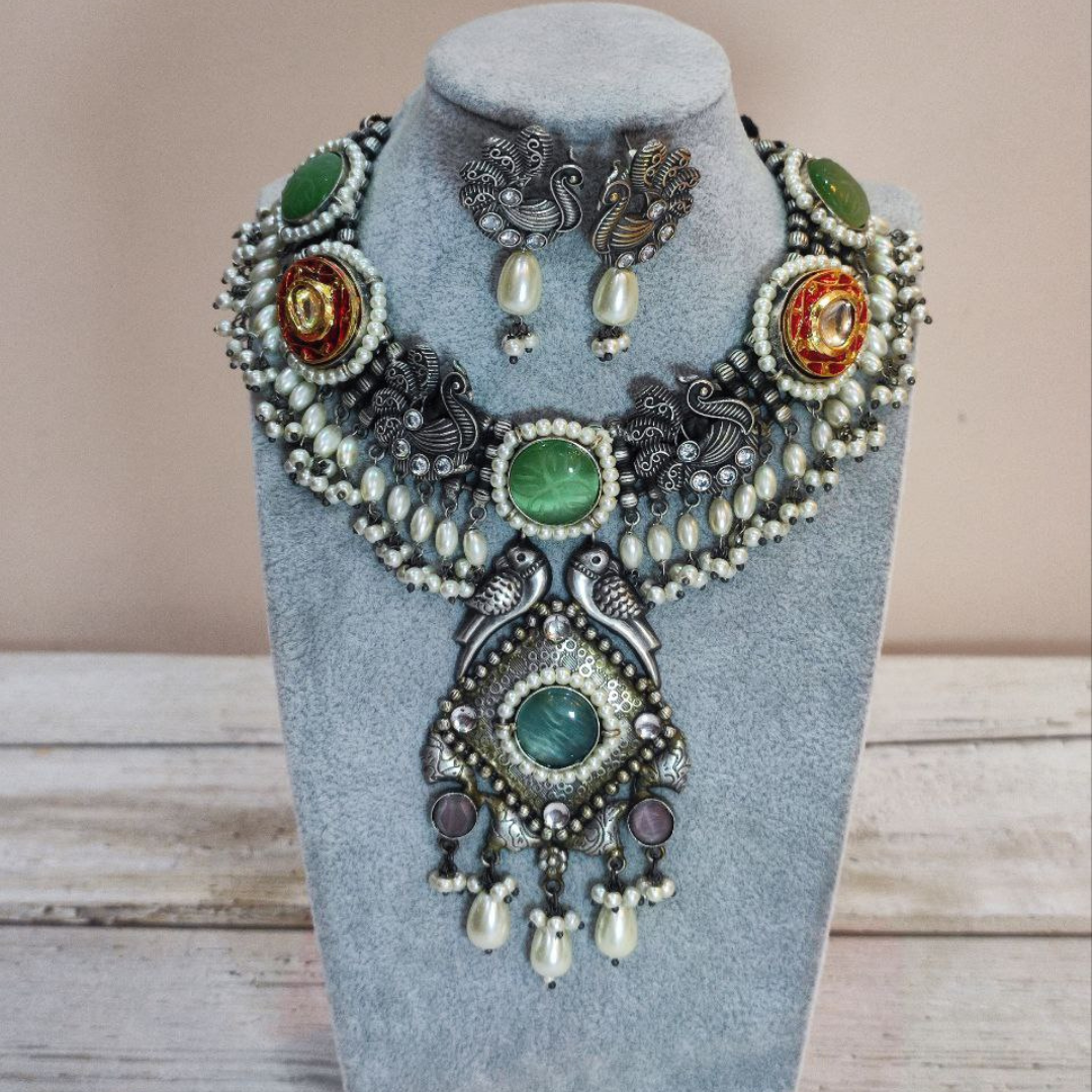 MAHI GREEN NECKLACE