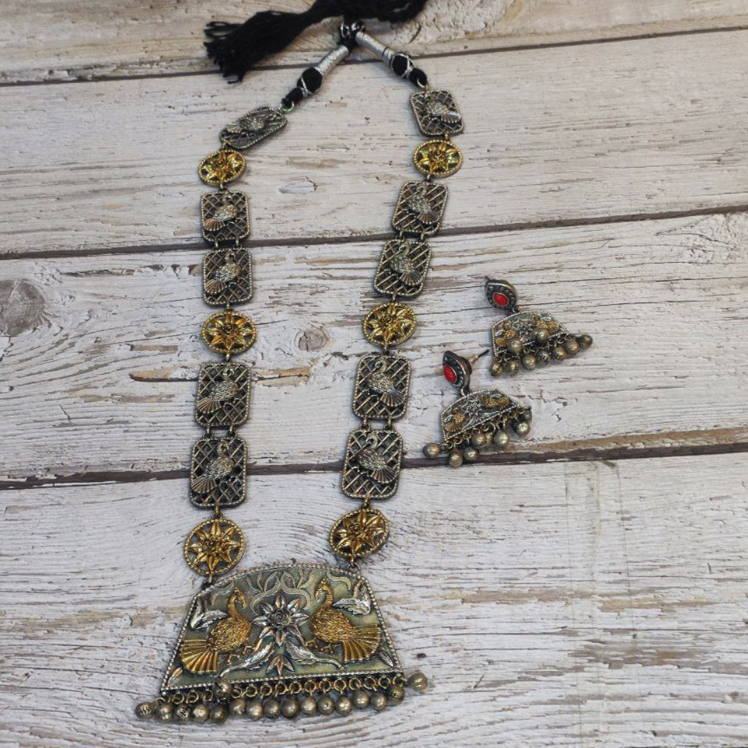 PAKHI RED NECKLACE