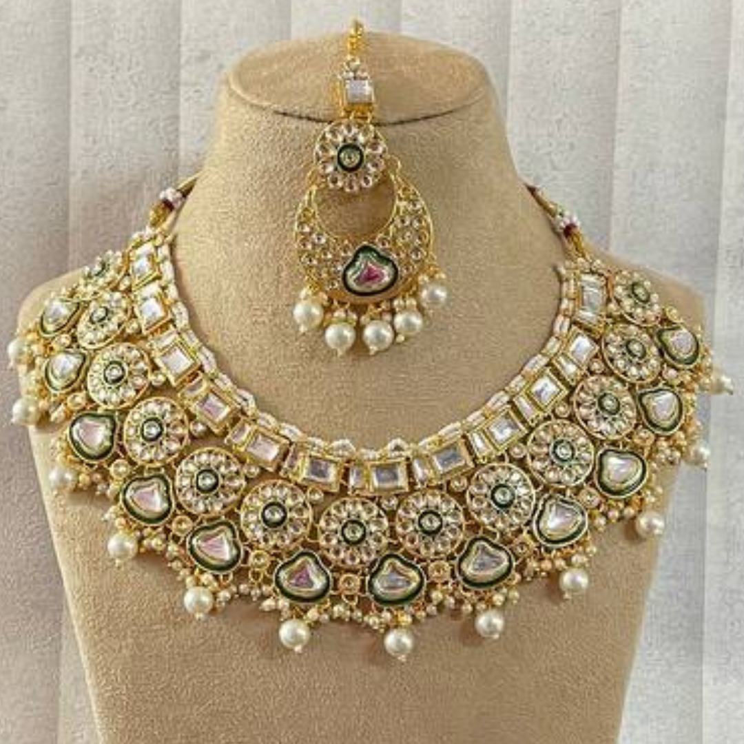 RAKSHNI IVORY NECKLACE