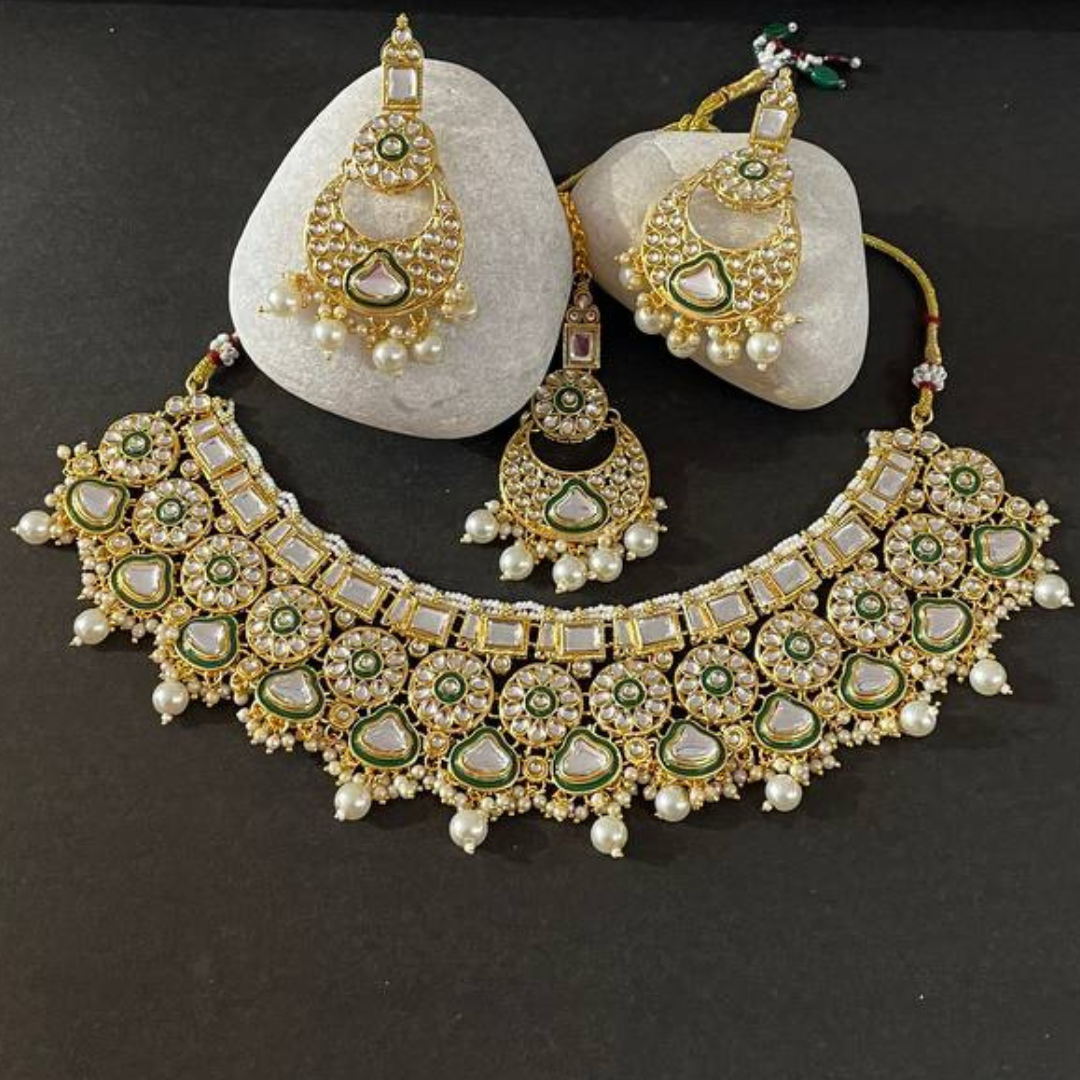 RAKSHNI IVORY NECKLACE