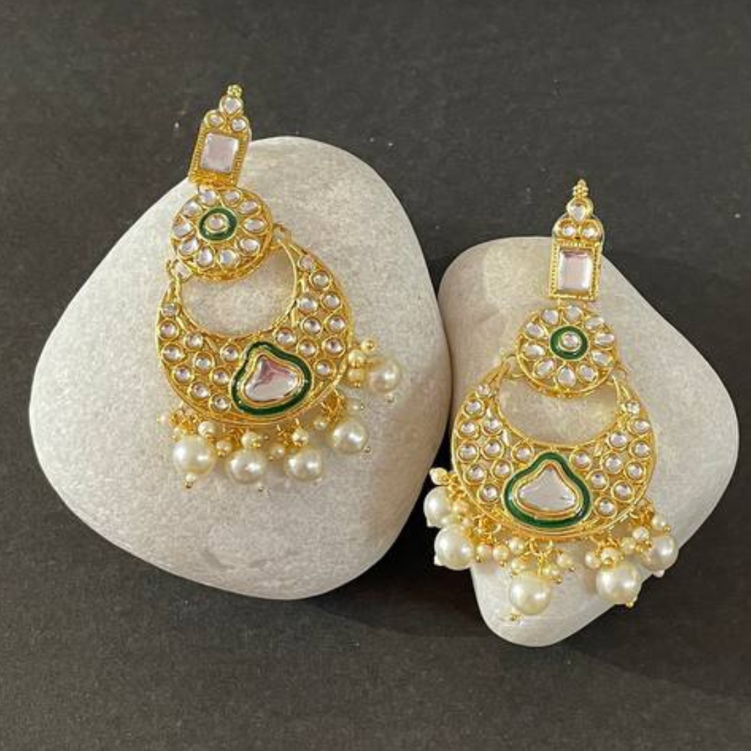 RAKSHNI IVORY NECKLACE