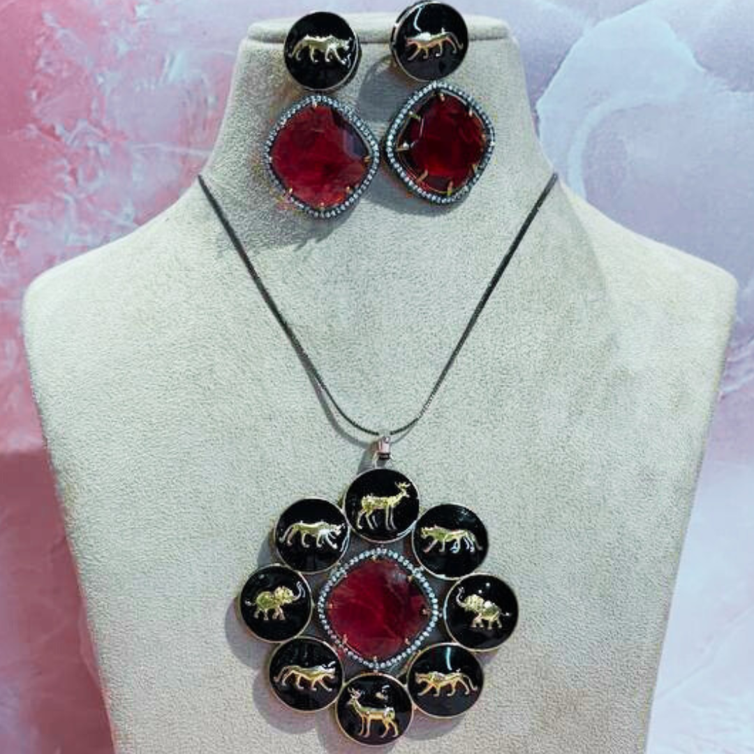 FLOORA RED NECKLACE