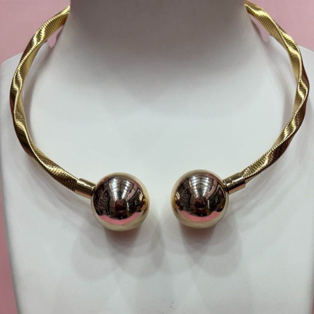 GOLDEN BALL HANSALI NECKLACE