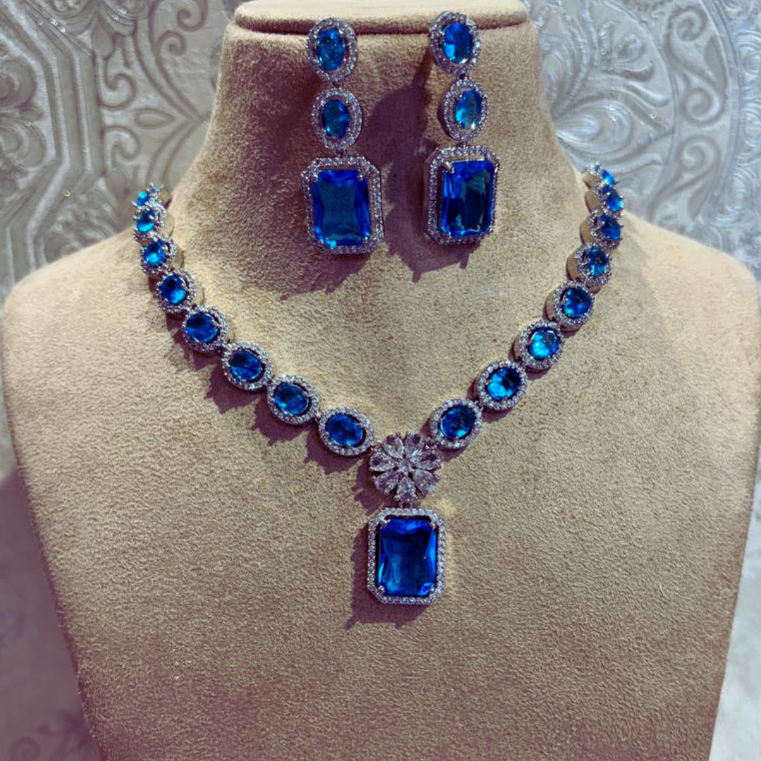 HAZEL AQUA NECKLACE
