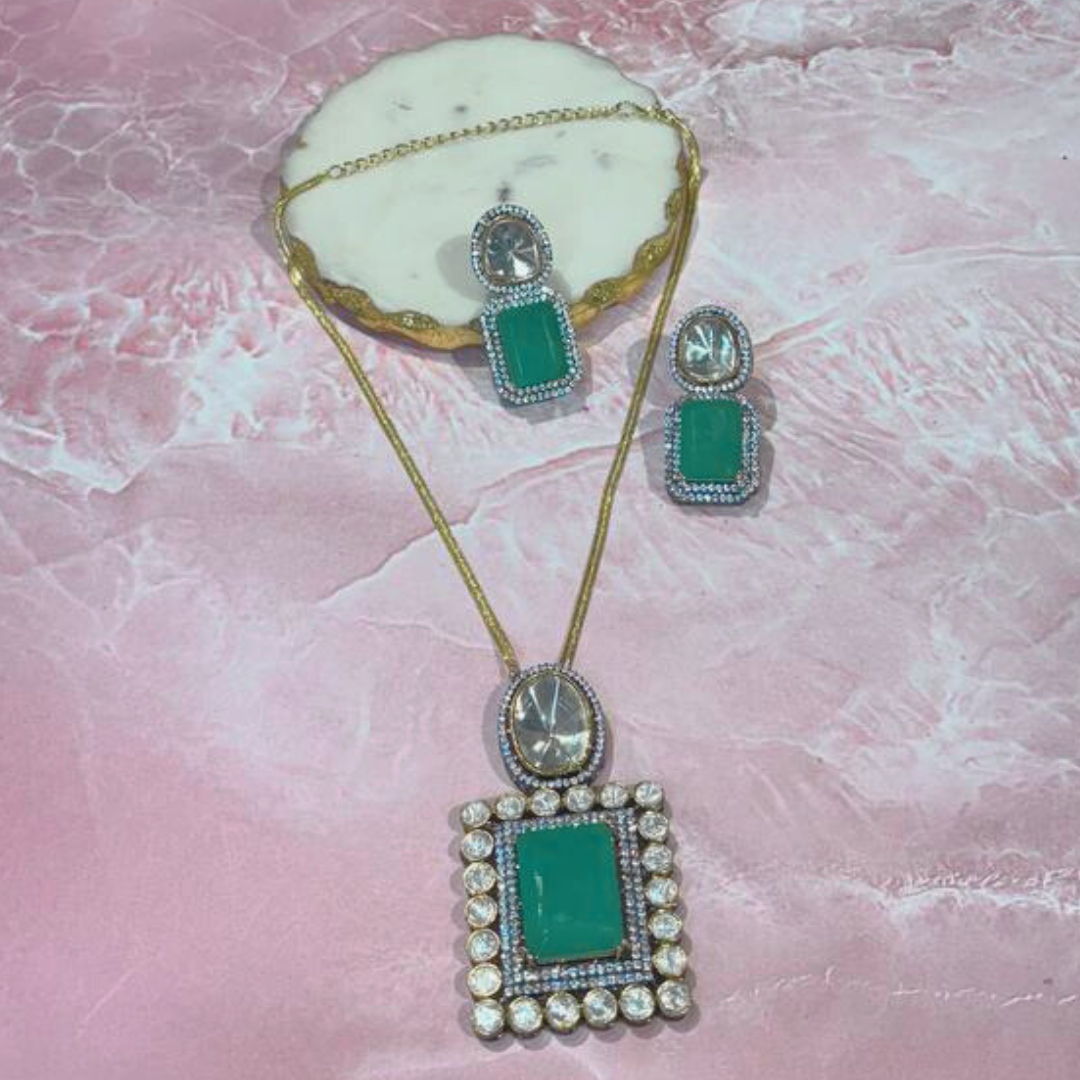 MAHI EMERALD POLKI NECKLACE