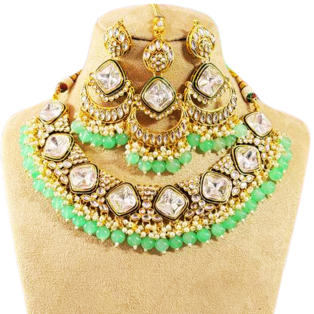 MINT-GREEN KAYANAAT NECKLACE