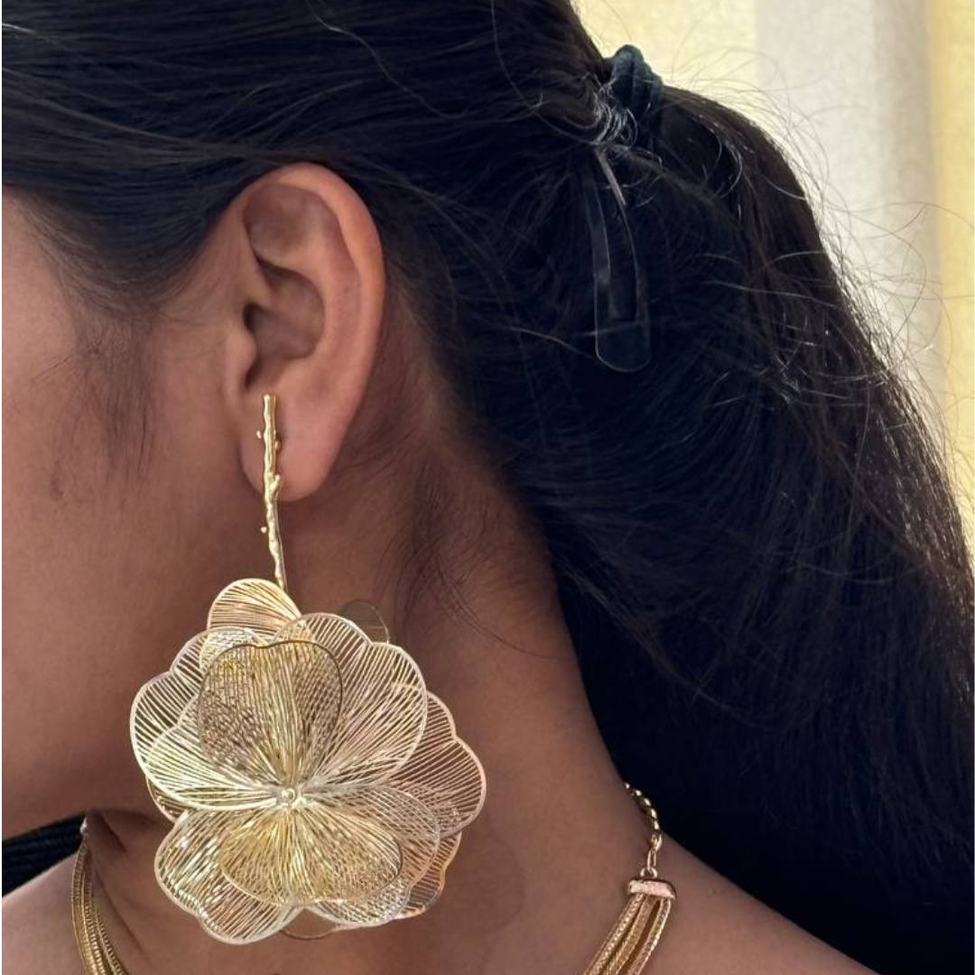 ZOHIRA STICK FLOWER EARRINGS