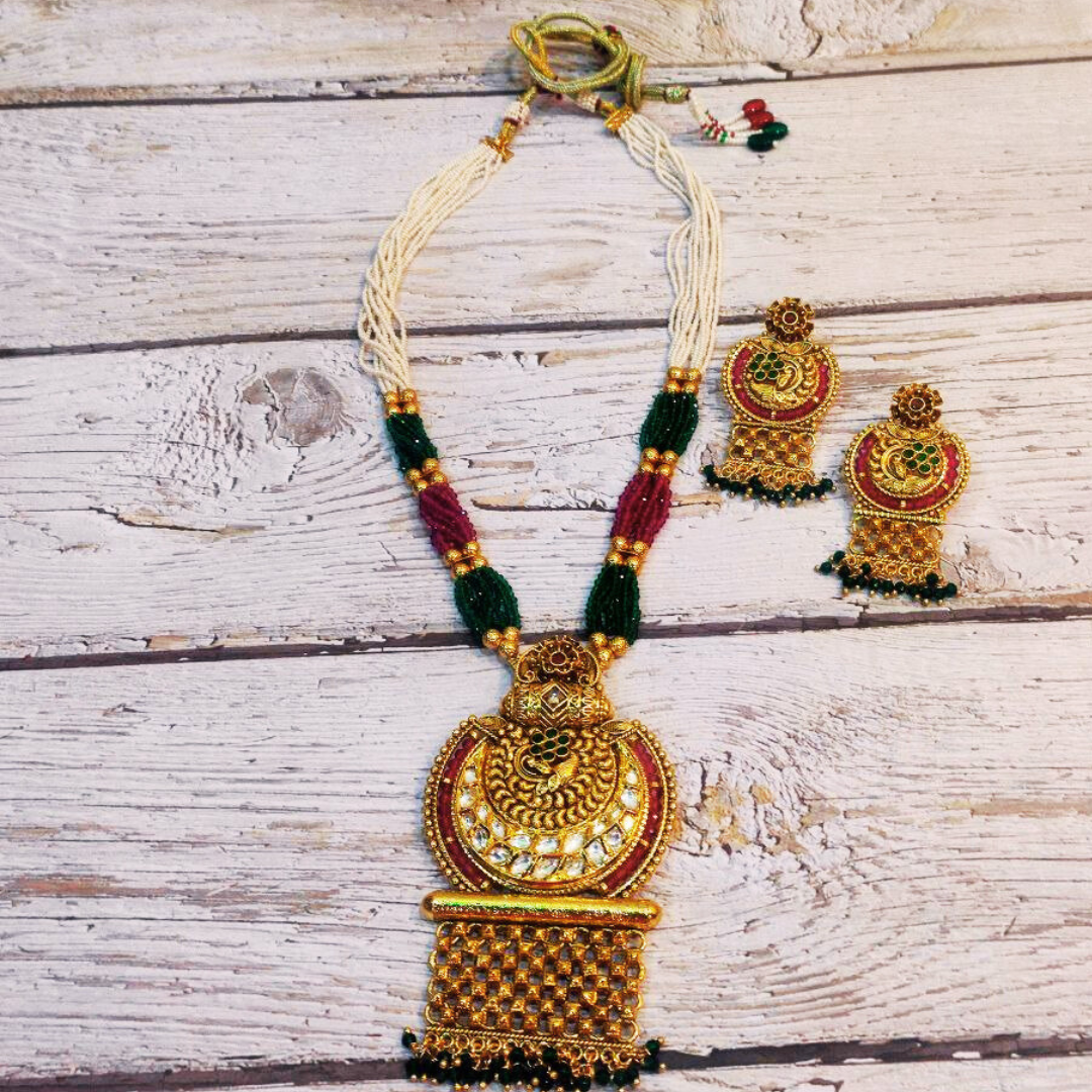 PADMASUNDARI NECKLACE