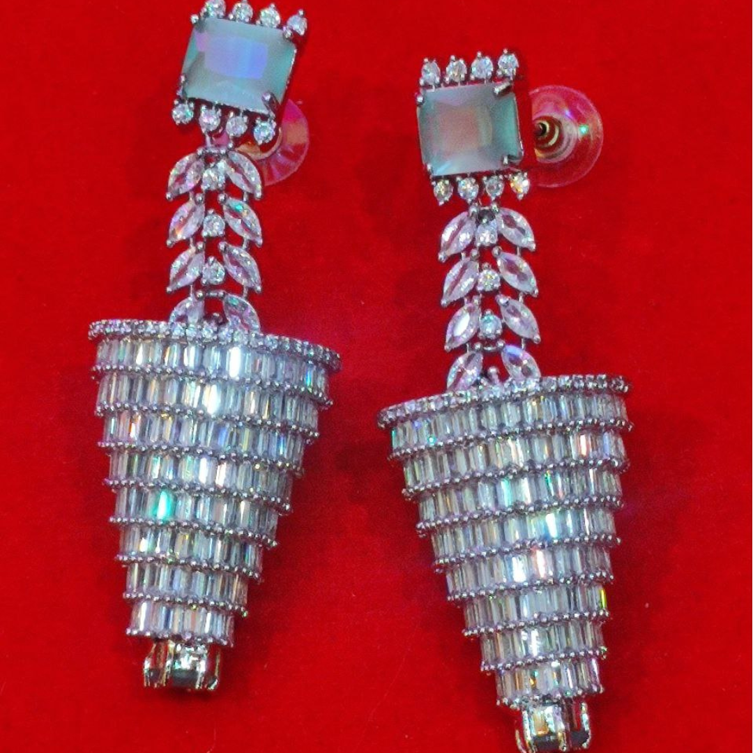 VICTORIA MINT GREEN EARRINGS