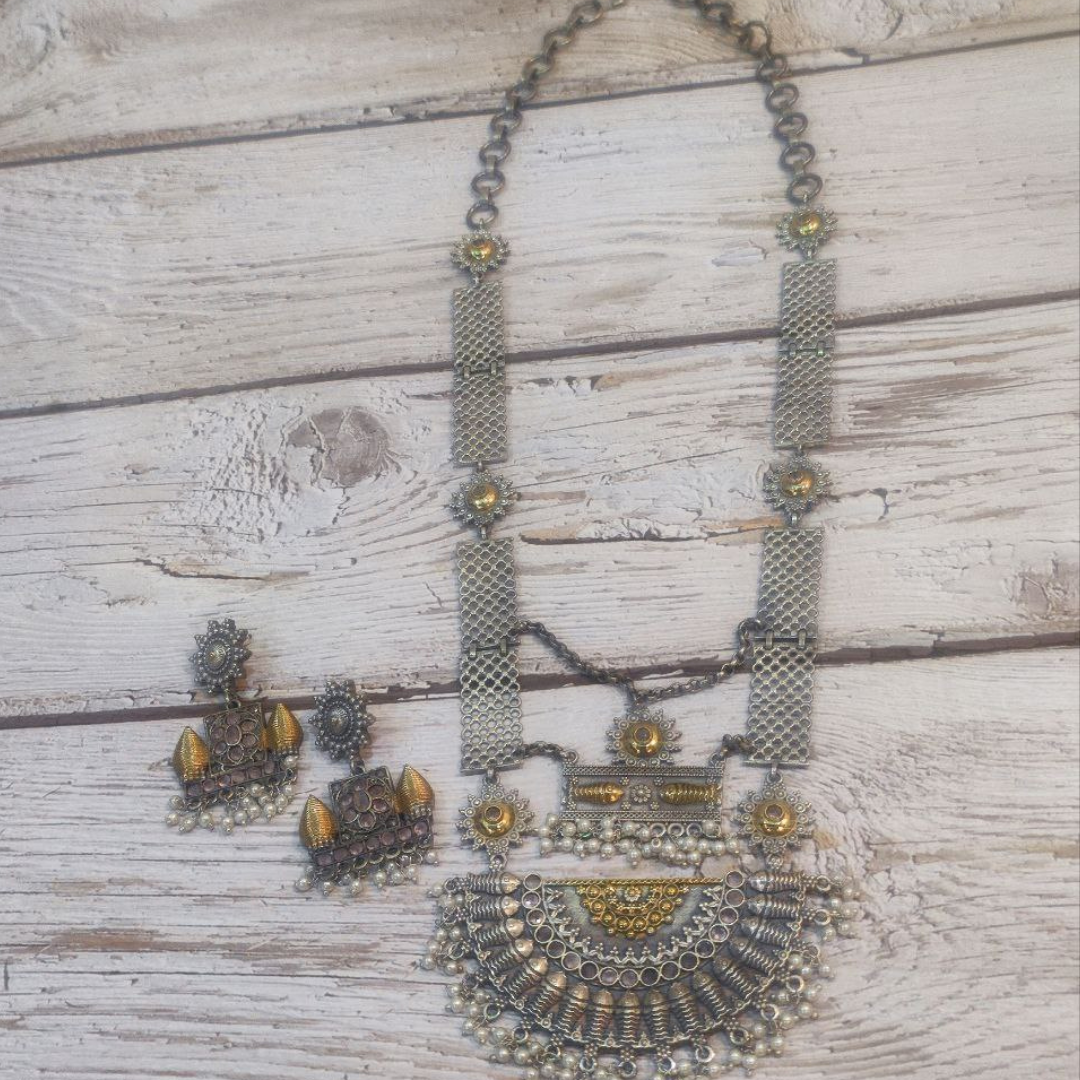 MAHAMAYA PINK NECKLACE