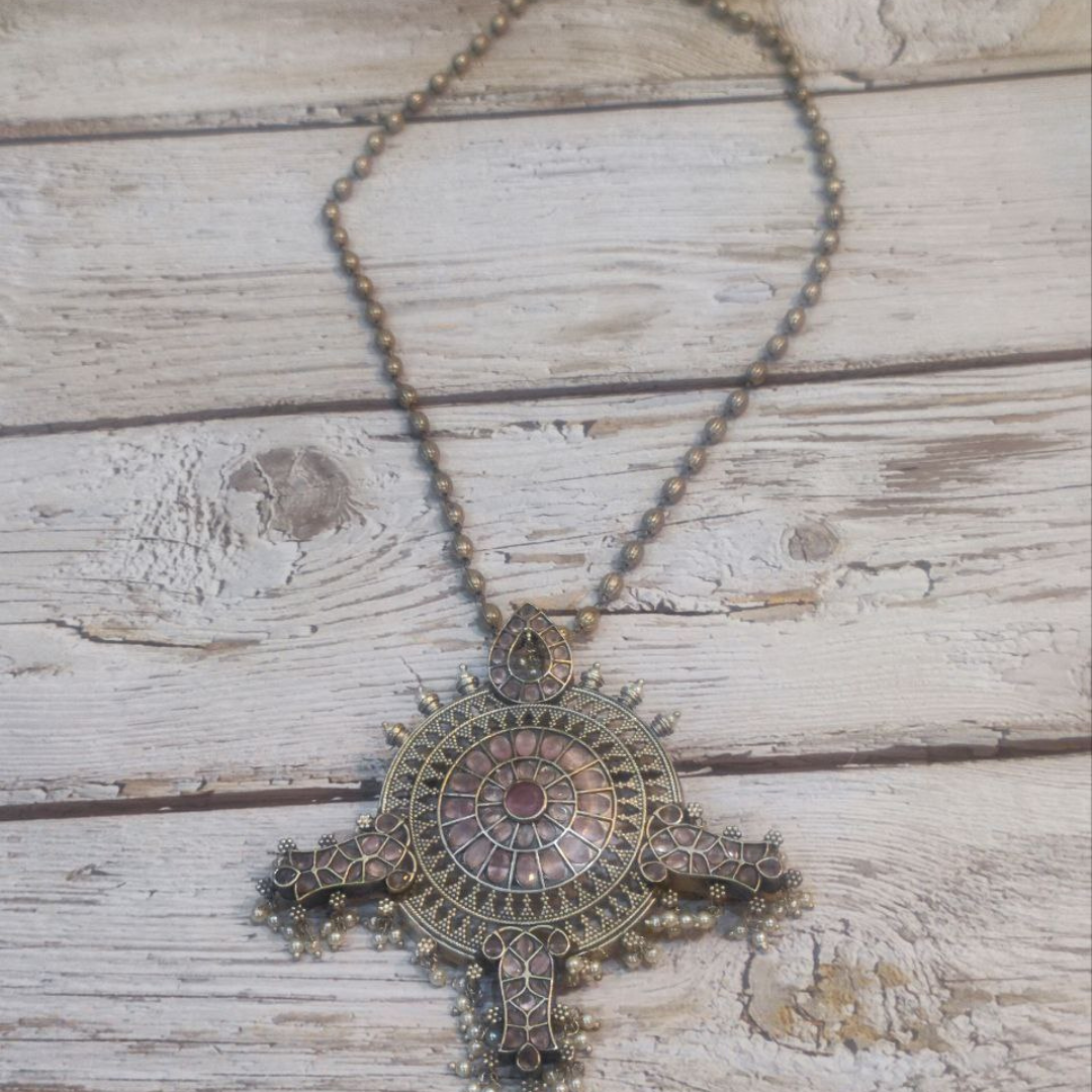 MEEN-CHAKRA PINK NECKLACE