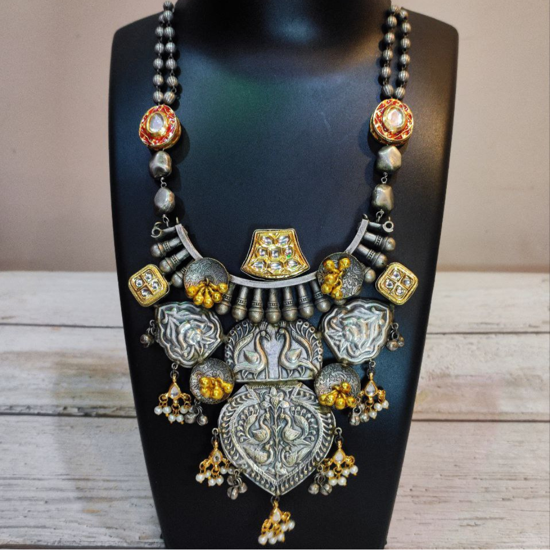 RED MADALIA MAYUR NECKLACE