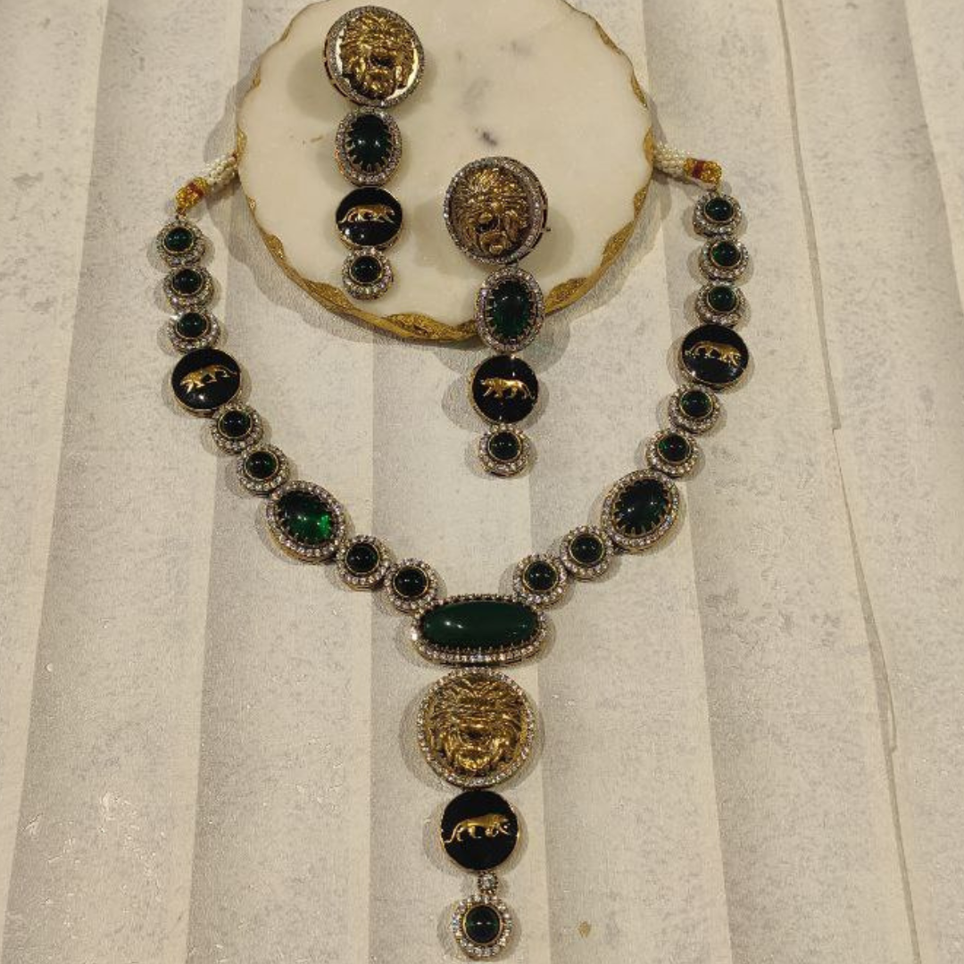 PARAMPARA EMERALD NECKLACE