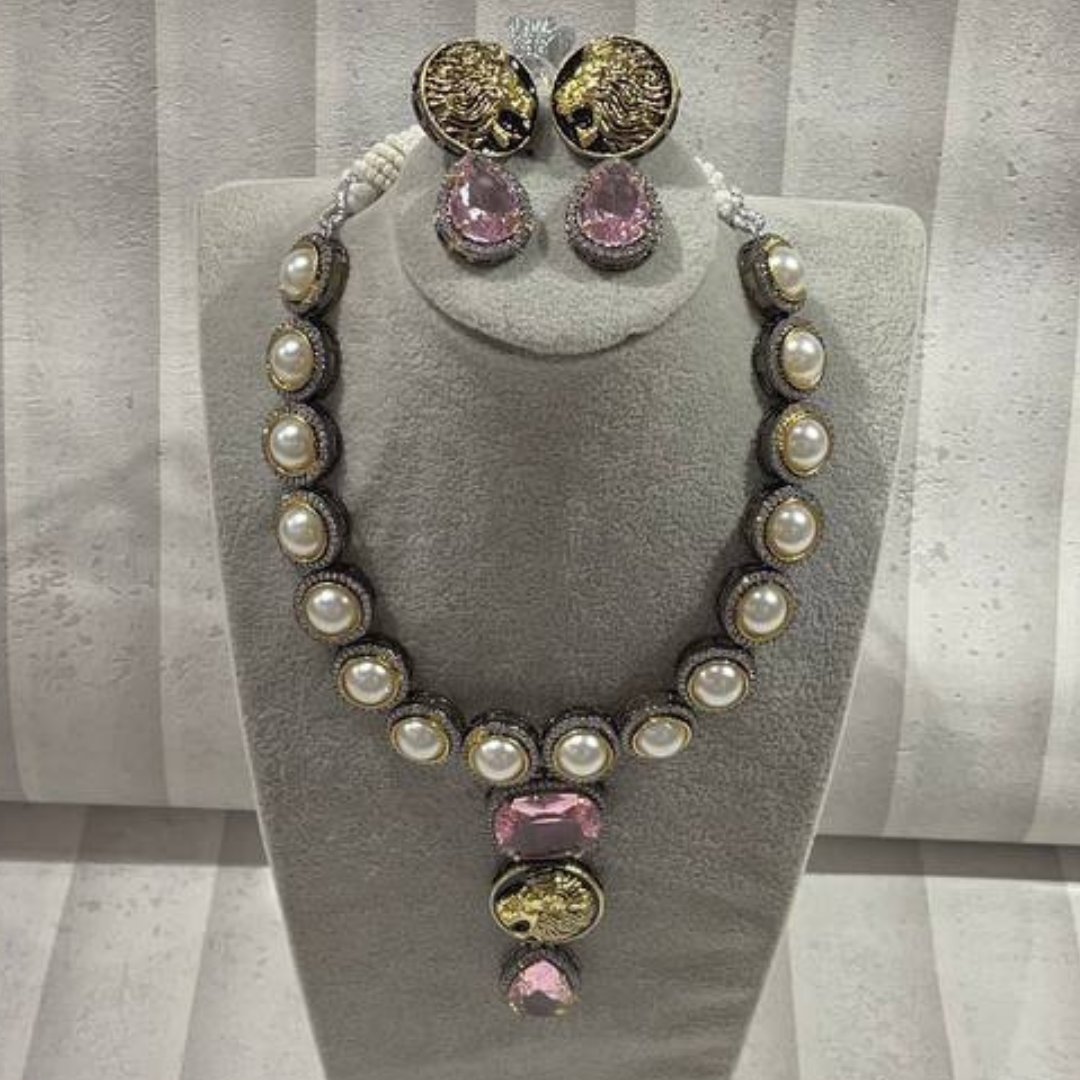 MOTI PINK NECKLACE
