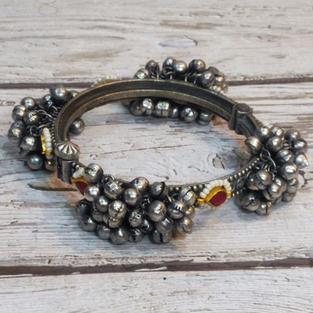 RAJIA RED BANGLE