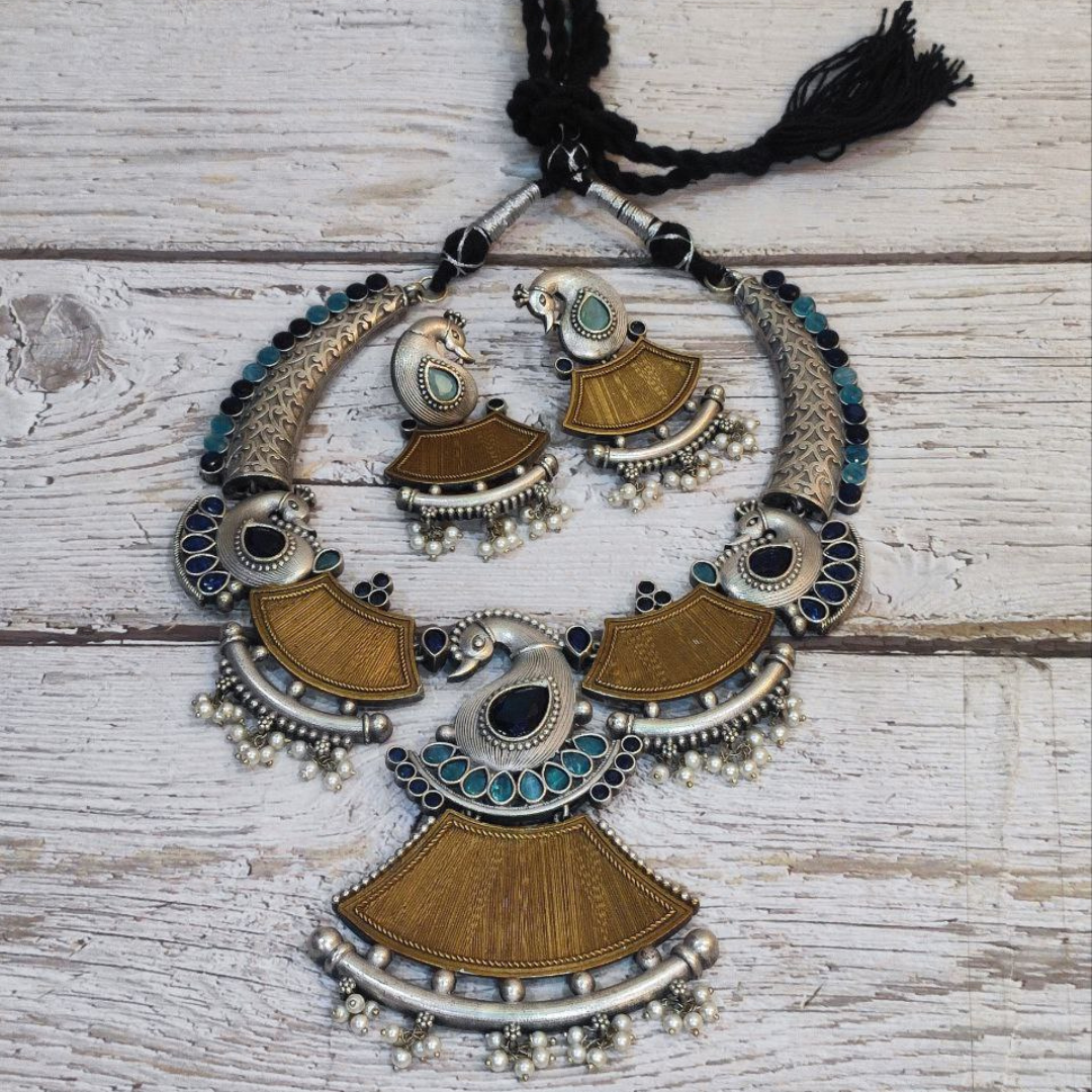 Aamarpali dualtone necklace