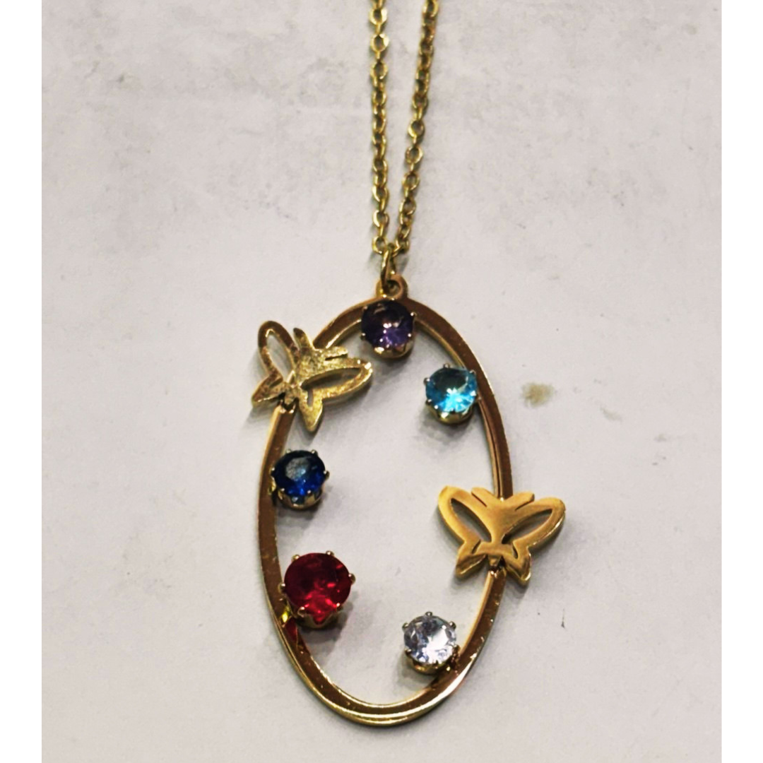 Round butterfly chain necklace