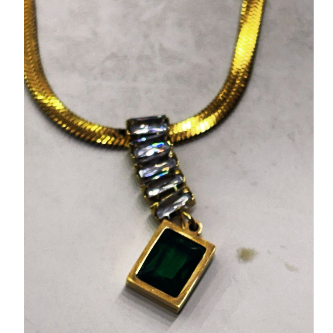 Emerald solid chain necklace