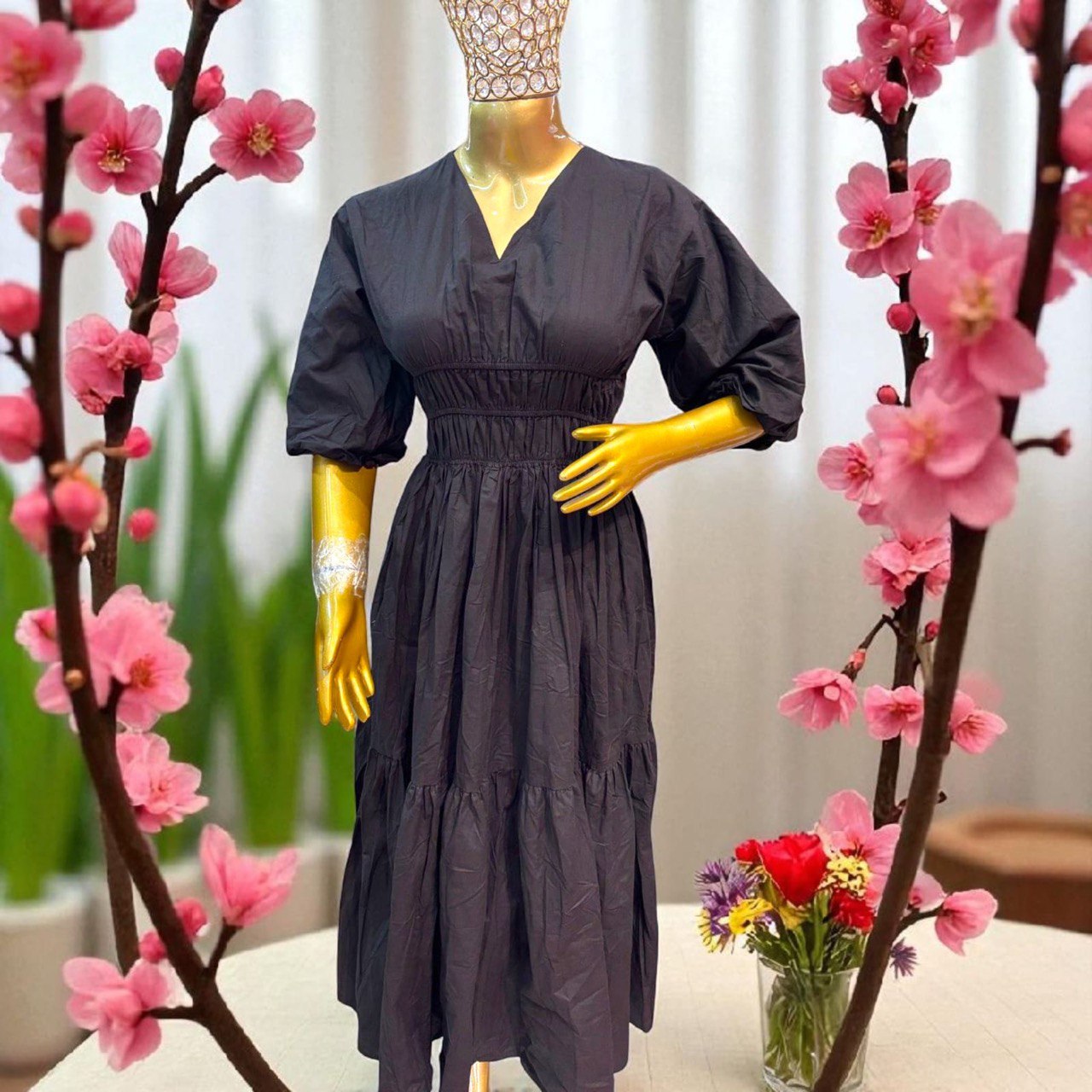 Zeera black middie dress