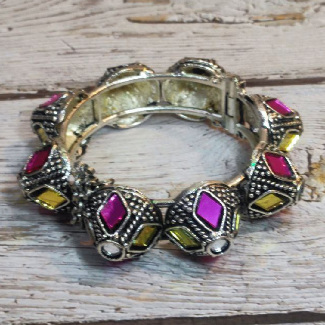 AFSHANEH AFGAANI BANGLE