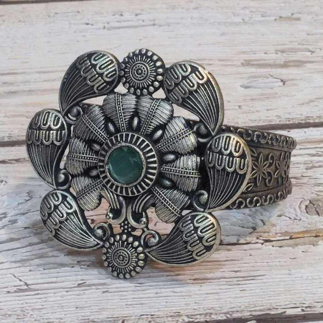 LIGHT TTEEL FLOWER BRACELET