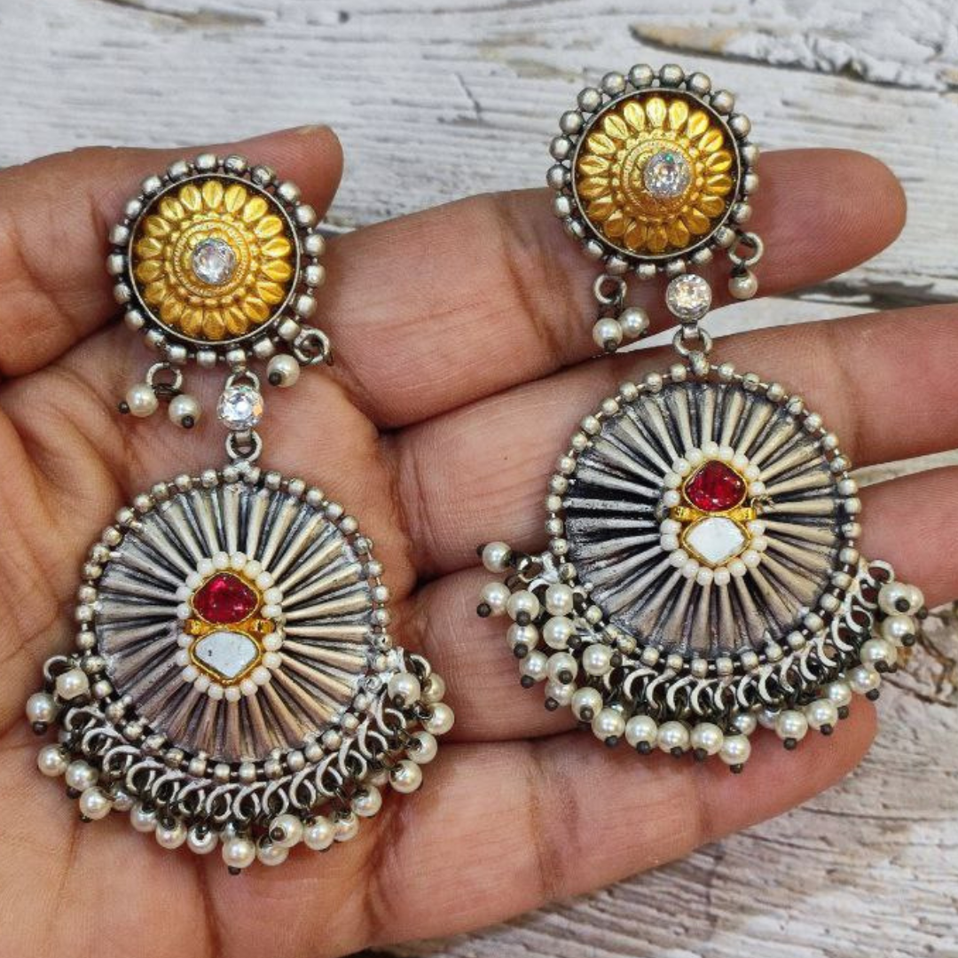 AVANI RED-WHITE EARRING