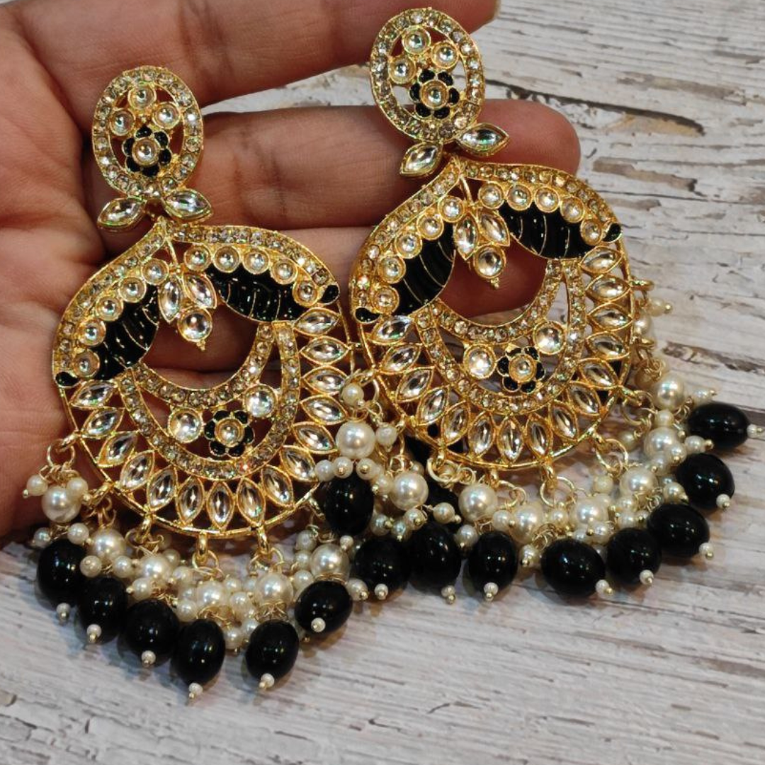 CHITRA BLACK EARRING