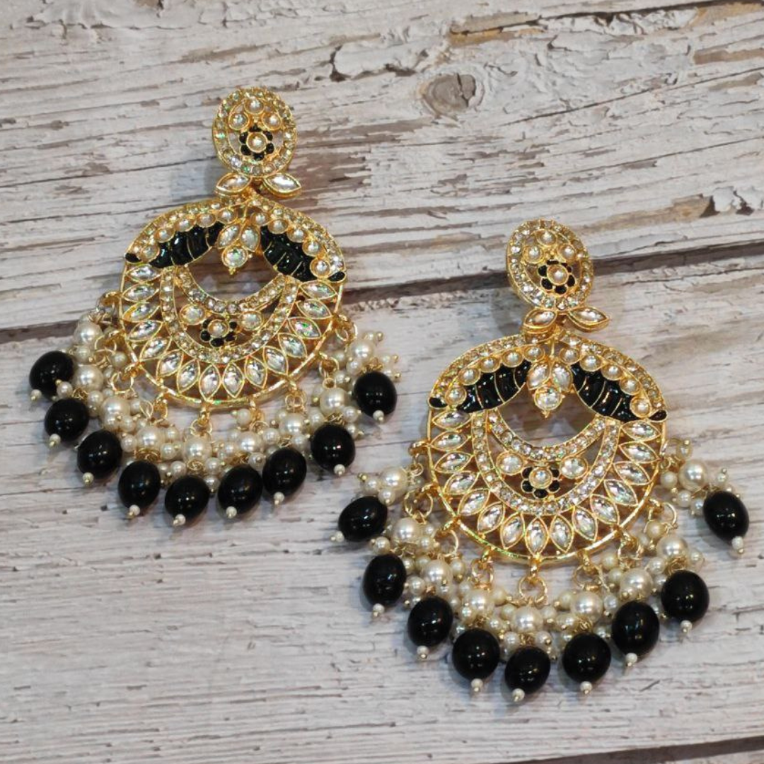 CHITRA BLACK EARRING