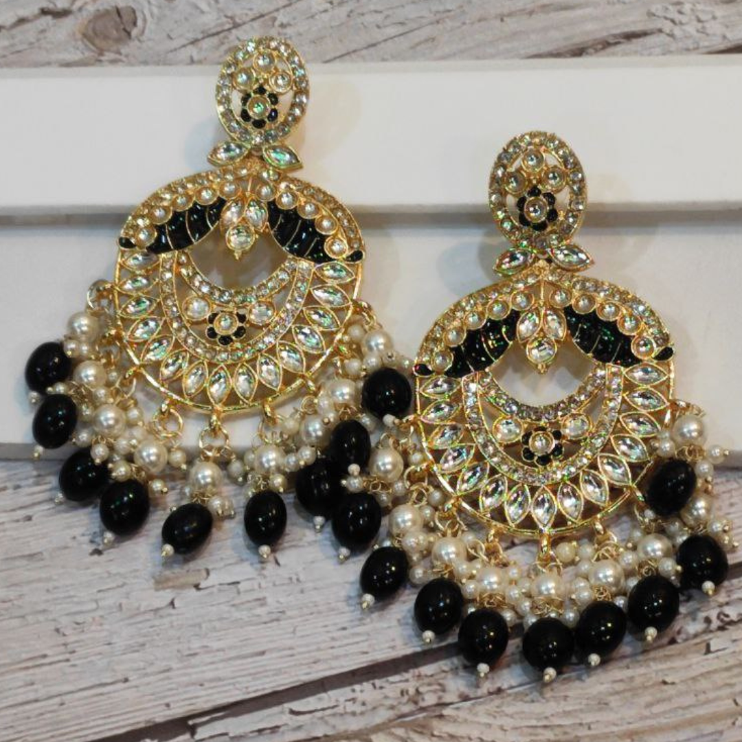 CHITRA BLACK EARRING