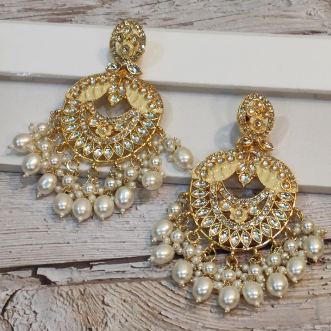 CHITRA WHITE EARRING