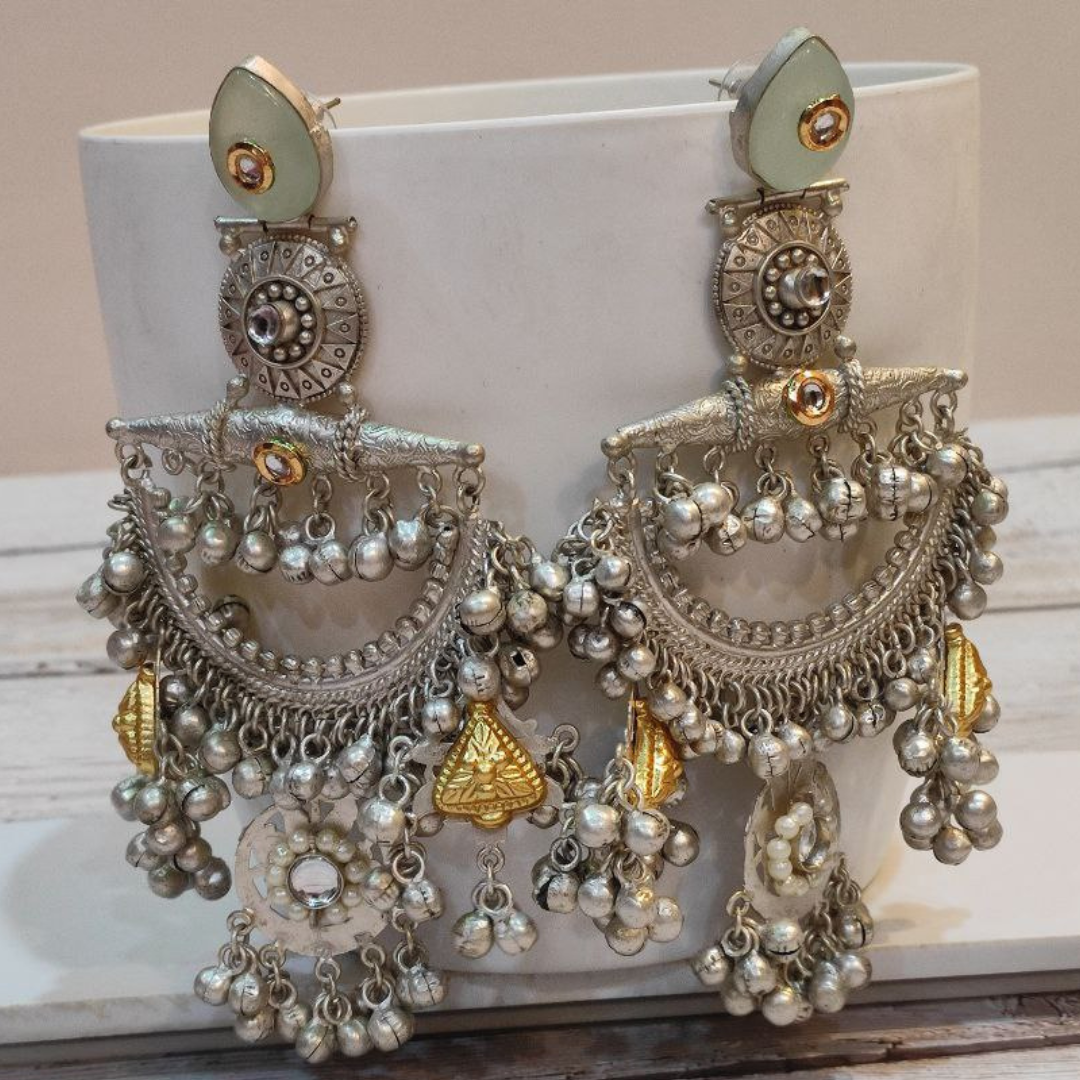 MAHVASH WHITE EARRING