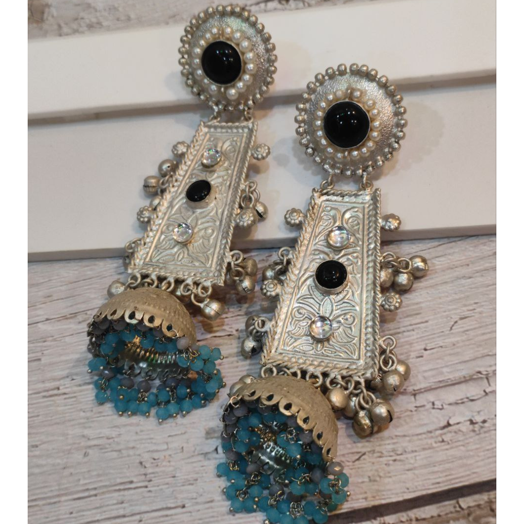 MAYA BLACK EARRING