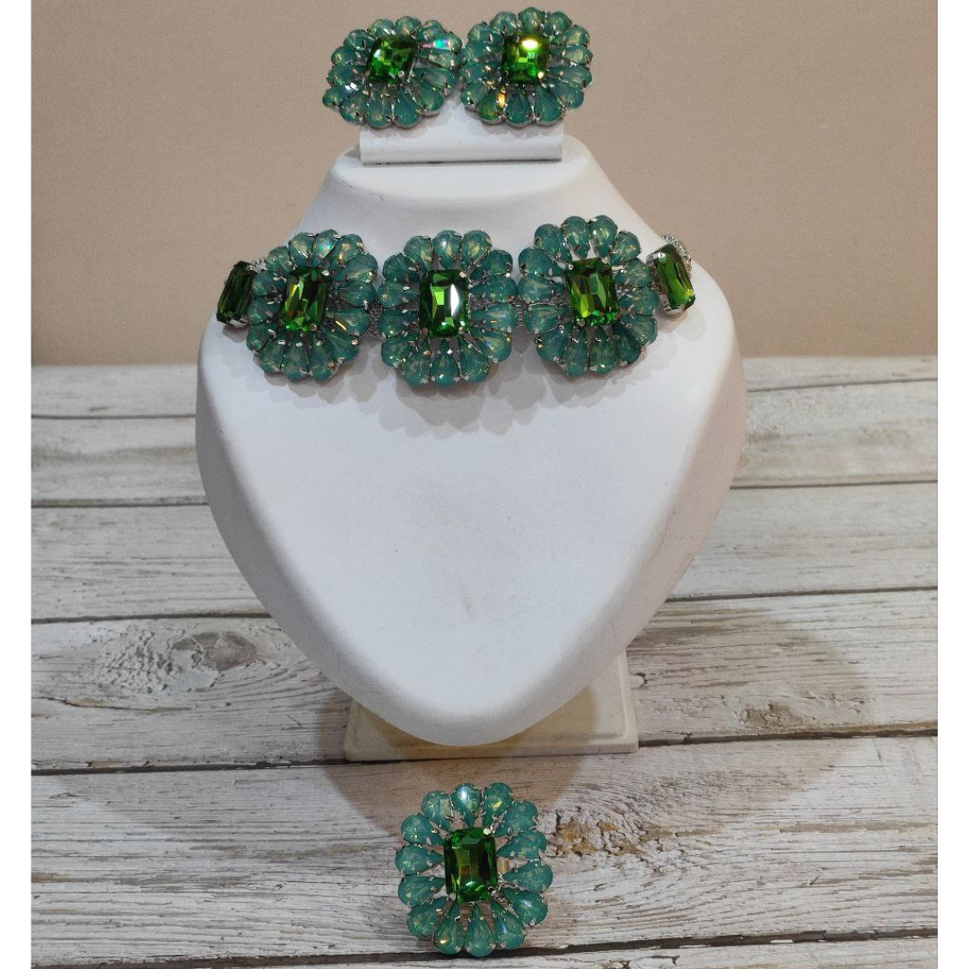 JOE MINT GREEN NECKLACE