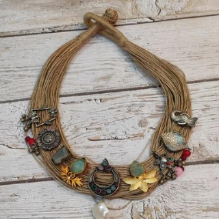 MOHINI (VI) NECKLACE