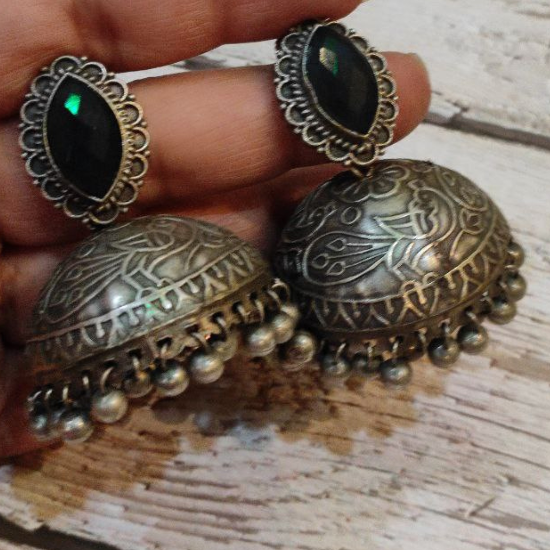 SANGARI BLACK EARRING