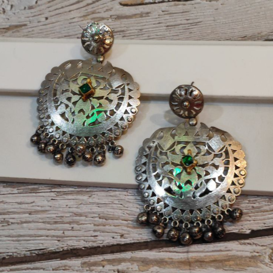 TAANISHI GREEN EARRING
