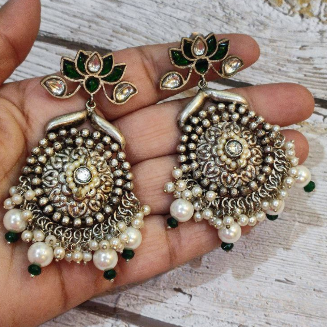 VASUPRADA GREEN EARRING