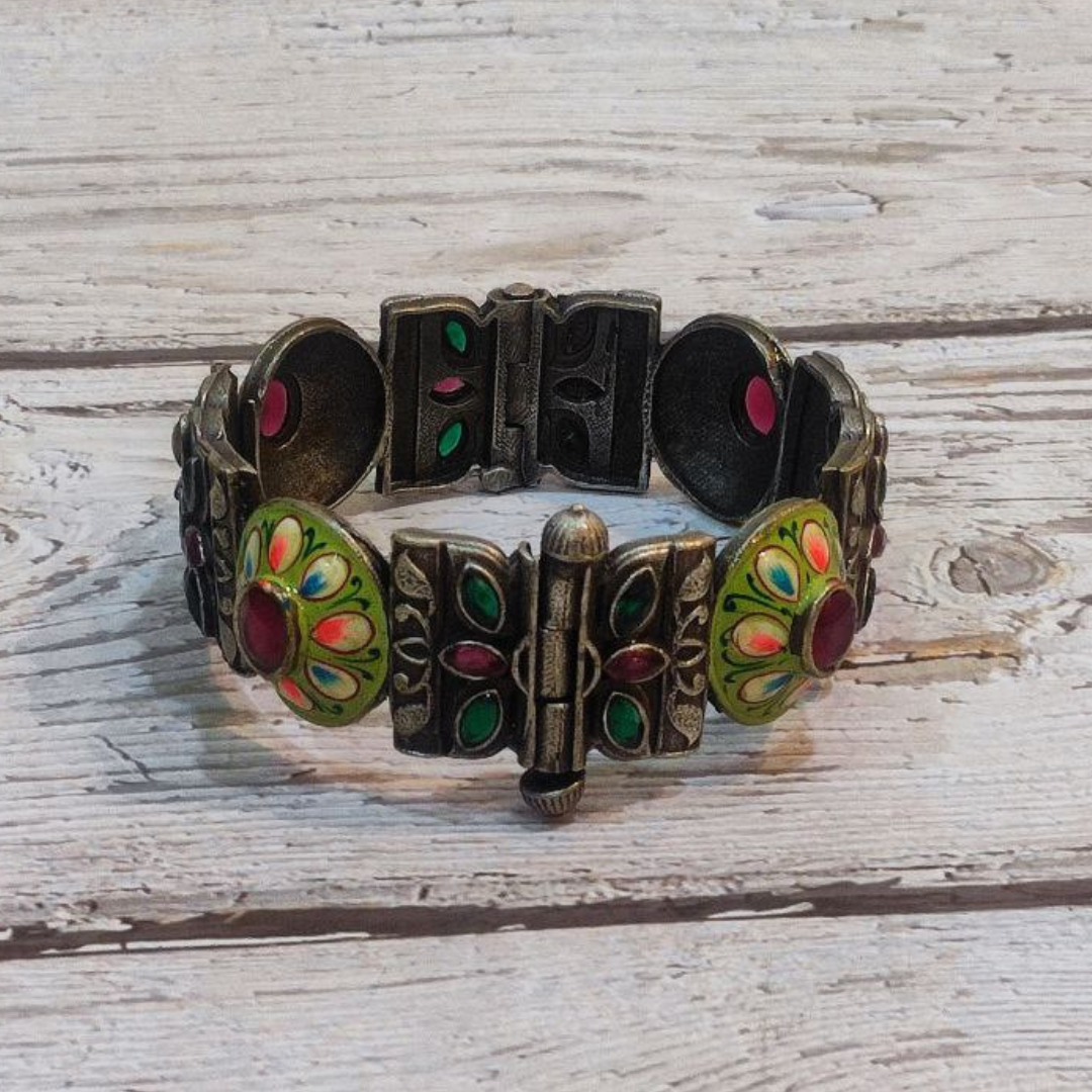 DEVKI GREEN BRACELET