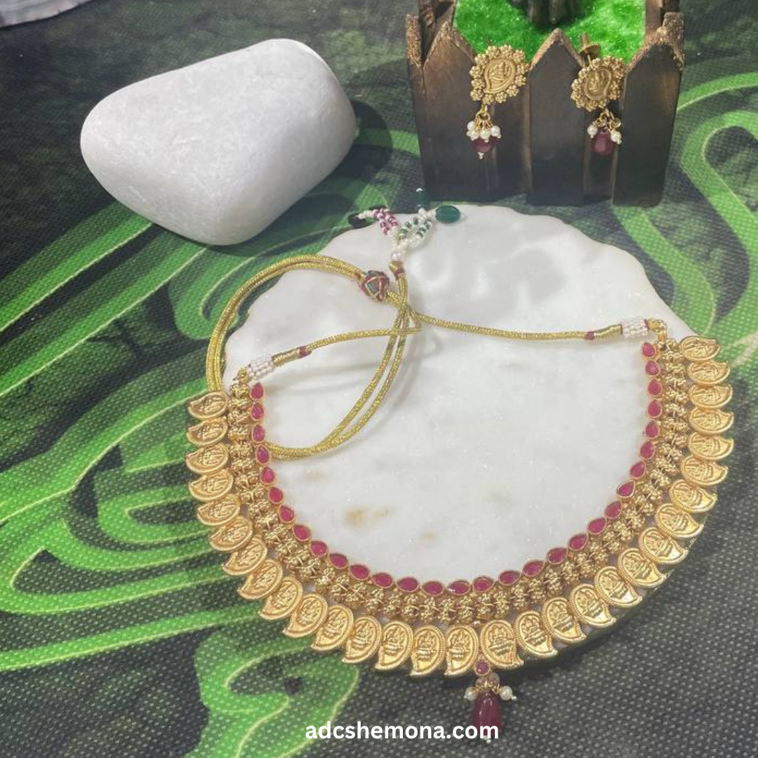 LAXMI RED NECKLACE