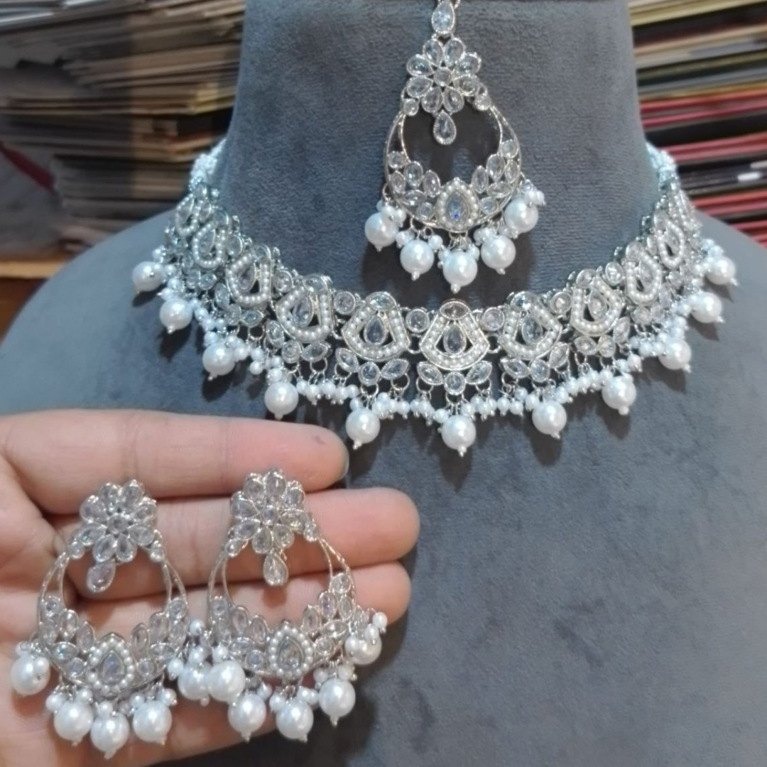 CHANDINI JEWELLERY SET