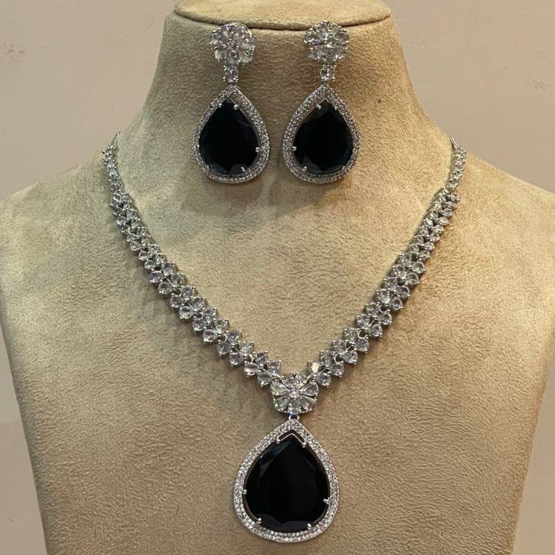 BLUE TITANIC NECKLACE
