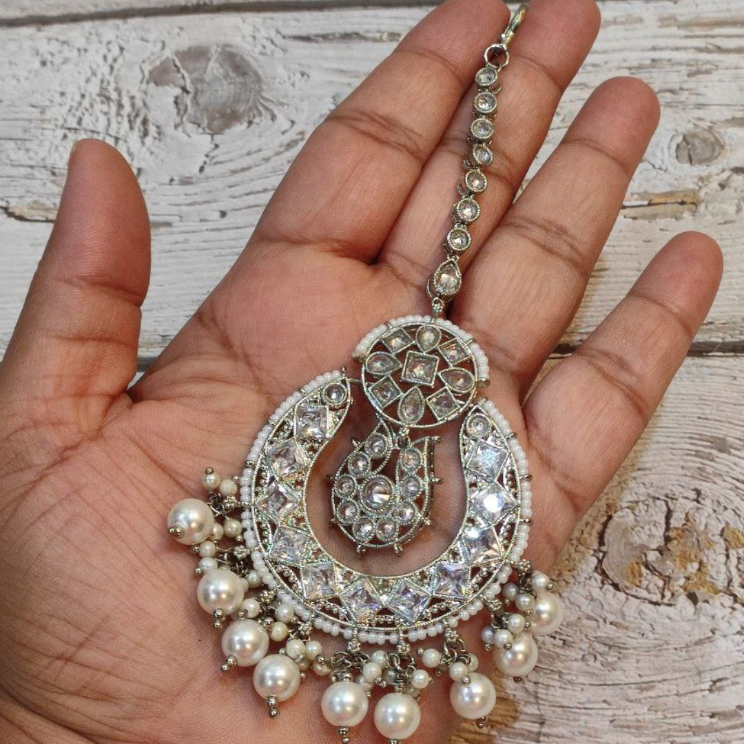 ALISHA WHITE TIKKA EARRINGS SET